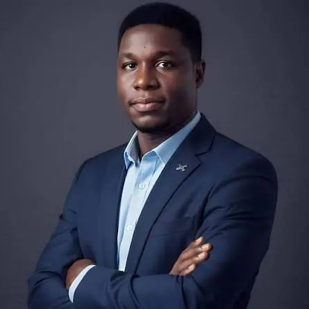 Emmanuel NOUHOU, pianiste, arrangeur et directeur musical